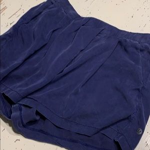 COPY - Lululemon sateen short 6 navy